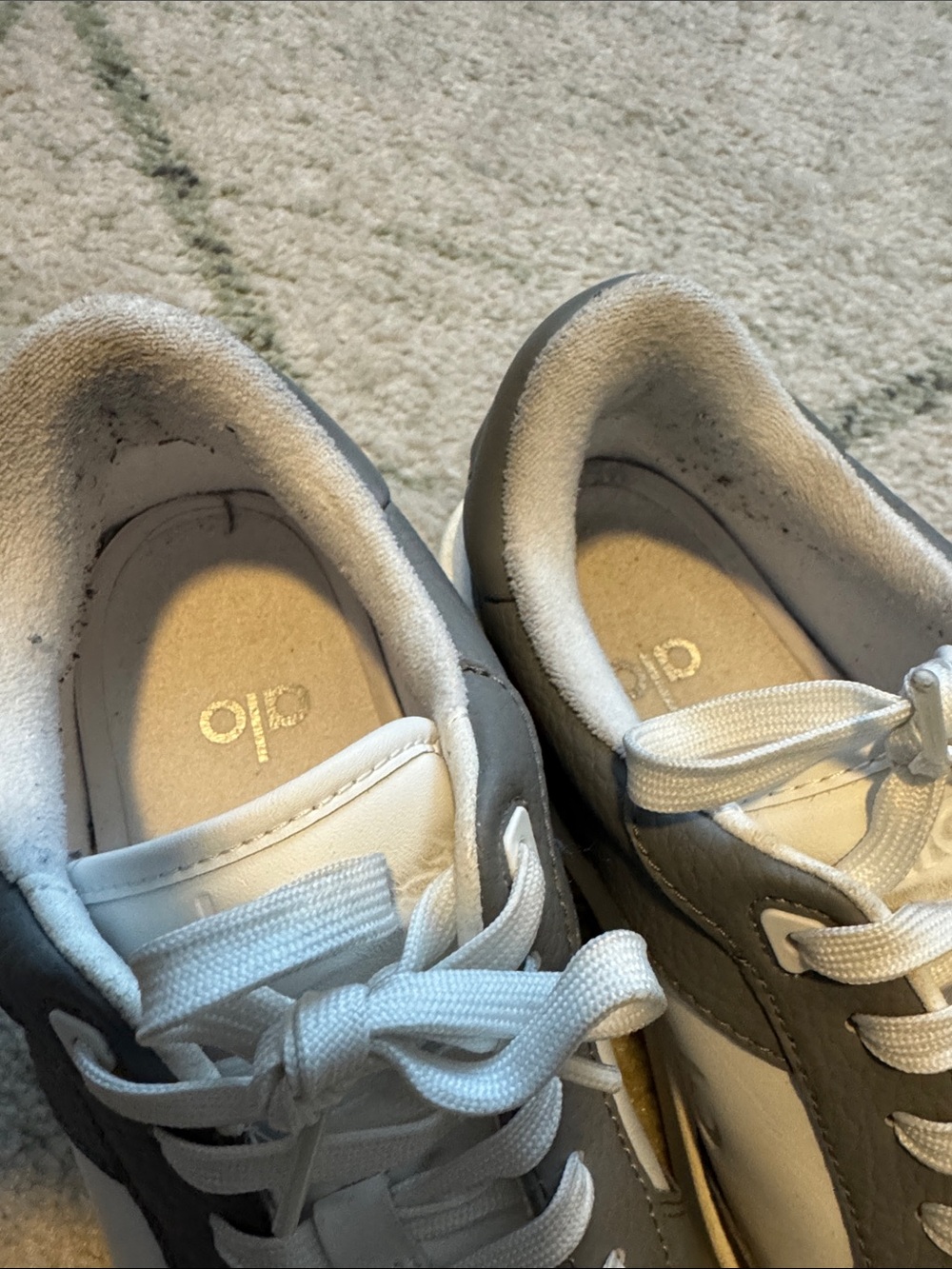 Alo Yoga - Recovery Mode Sneakers in Grey/White size 9 - Picture 7 of 7